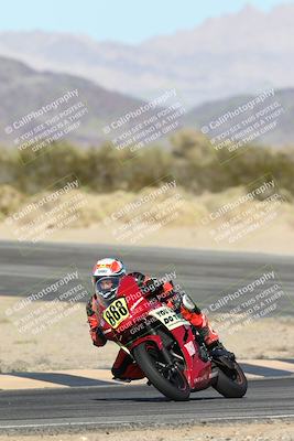 media/Dec-07-2025-CVMA (Sun) [[3e7d2de5dc]]/Race 9-Formula UL Shootout/